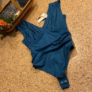 NWT Express Bodysuit Body Contour Collection Compression V Neck Small